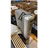Image 2 : PALLET OF ASSORTED ITEMS INCLUDING; RADIATOR HEATER, PAPER SHREDDER & MORE