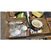 Image 2 : PALLET OF ASSORTED ITEMS INCLUDING; GOLF CLUBS, HEDGE TRIMMER, CROCK POT & MORE