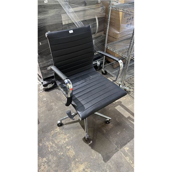 LEATHER & CHROME ROLLING OFFICE CHAIR