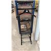 Image 1 : VALET STAND 40"