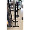 Image 2 : VALET STAND 40"