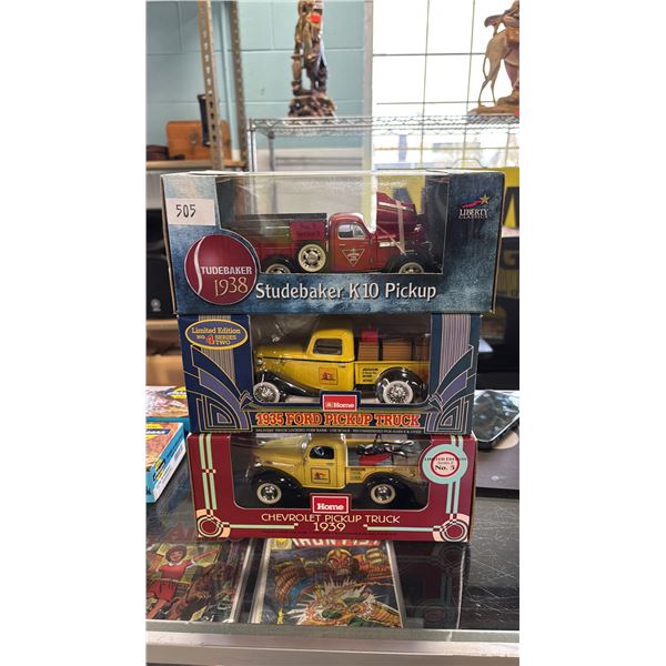 3 ASSORTED DIE CAST MODEL CARS INCLUDING; 1938 STUDEBAKER K10 PICKUP, 1935 FORD PICKUP TRUCK & 1939