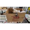 Image 1 : BOX OF ASSORTED MODEL TRAIN ACCESSORIES & DECOR