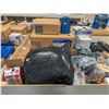 Image 3 : 4' X 8' BIN OF ASSORTED LIQUIDATION ITEMS