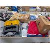 Image 2 : 4' X 8' BIN OF ASSORTED LIQUIDATION ITEMS