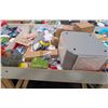 Image 3 : 4' X 8' BIN OF ASSORTED LIQUIDATION ITEMS