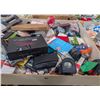 Image 2 : 4' X 8' BIN OF ASSORTED LIQUIDATION ITEMS