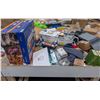 Image 3 : 4' X 8' BIN OF ASSORTED LIQUIDATION ITEMS
