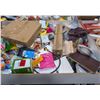 Image 2 : 4' X 8' BIN OF ASSORTED LIQUIDATION ITEMS