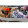 Image 3 : 4' X 8' BIN OF ASSORTED LIQUIDATION ITEMS
