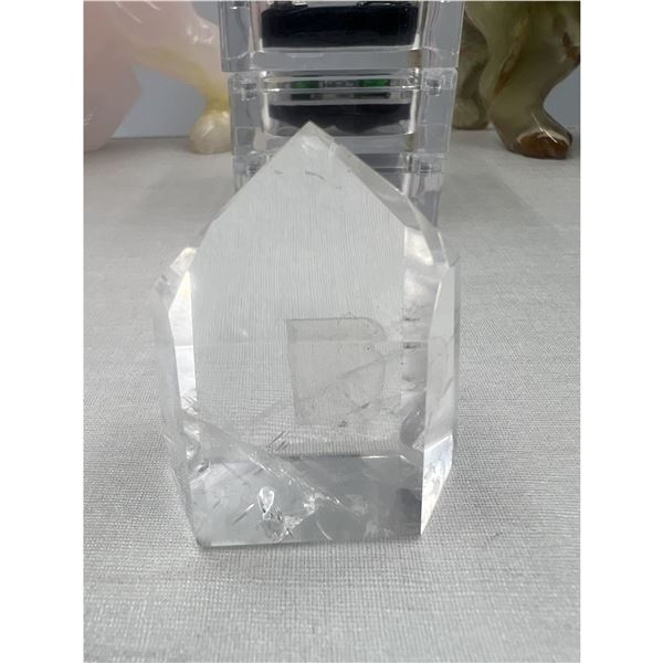 2.1 CLEAR QUARTZ TOWER
