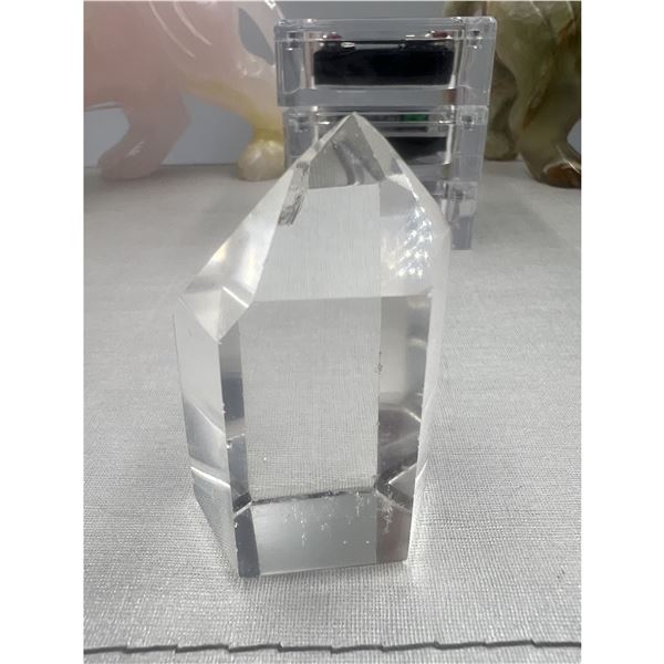2.4 CLEAR QUARTZ TOWER