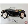 Image 3 : Wall Mount Car (Tin) (15"H x 30"W x 5"D)