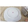 Image 3 : Royal Albert Dinner Plates (12) : Petit Point