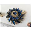 Image 3 : Broach & Earring Set