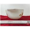 Image 5 : Pyrex Mixing Bowl : Butterfly Gold (6"Dia)