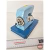 Image 6 : Little Betty Toy Sewing Machine  (7-1/2"H x 11-1/2"W x 6"D)