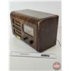 Image 4 : Marconi Electric Radio (Wood) (9-1/2"H x 15-1/2"W x 7-1/2"D)