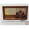 Image 2 : Electric Radio (Wood) (6-3/4"H x 12"W x 6-1/4"D)
