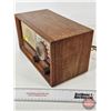 Image 4 : Electric Radio (Wood) (6-3/4"H x 12"W x 6-1/4"D)