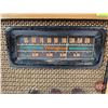 Image 3 : Westinghouse Electric Radio (Wood) (7-3/4"H x 13-1/2"W x 7"D)