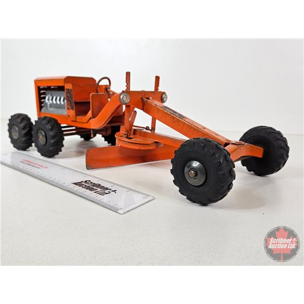 Pressed Steel Toy Grader : Structo Toys (5-1/2"H x 7"W x 18"L)
