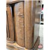 Image 12 : RCA Victor Floor Model Radio A-33 (Tested : Not Working) (40"H x 32"W x 17"D)