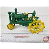 Image 9 : John Deere Cast Iron Tractor (5"H x 4"W x 8"D)