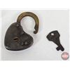 Image 6 : Winchester Padlock Heart with Key (Working) (2-1/2"H)