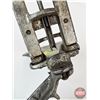 Image 6 : Rollman MFG Co Cherry Pitter (14"L)