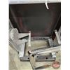 Image 12 : GAS PUMP : Wayne Model 400 - Partially Restored (c.1960)  (Measures : 48"H x 30"W x 18-1/2"D)