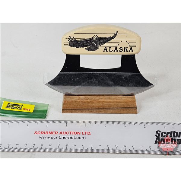 Alaska Ulu w/Stand (Measures : 6"W)