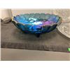 Image 2 : Beautiful carnival glass bowl in blue and 2 serving bowls in clear glass, princess house knife sharp