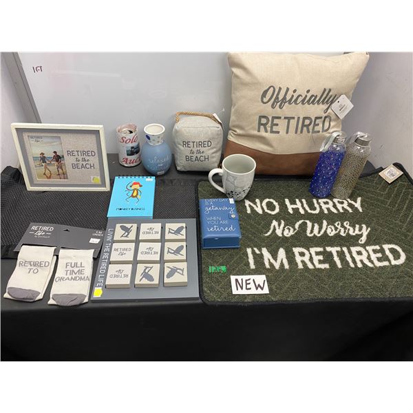 Lot of home décor items featuring retired theme
