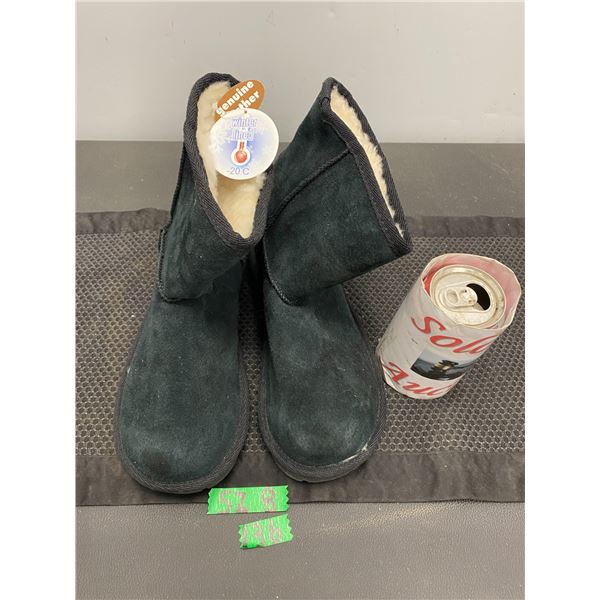 Women's winter boots size 8