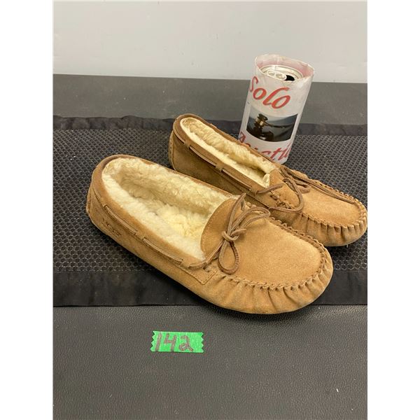UGG brand women's slippers size 5