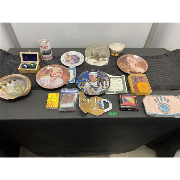 Assorted home décor items