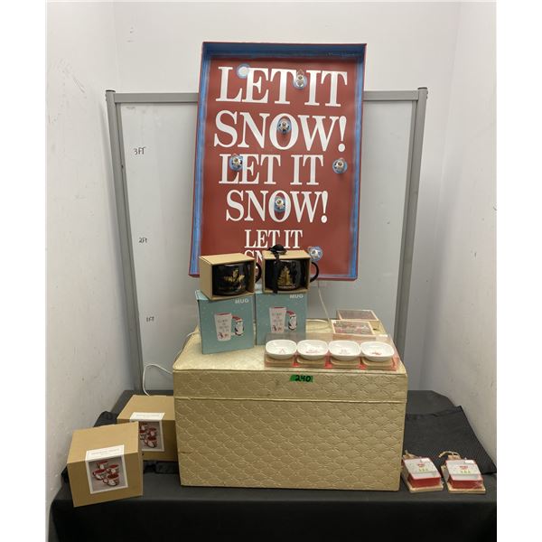 Lot of assorted Christmas décor items