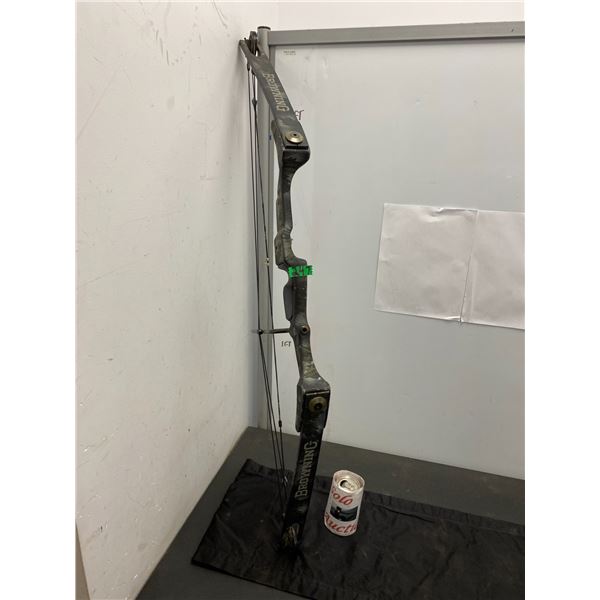 Hunting bow by Browning Summit II Su4A model