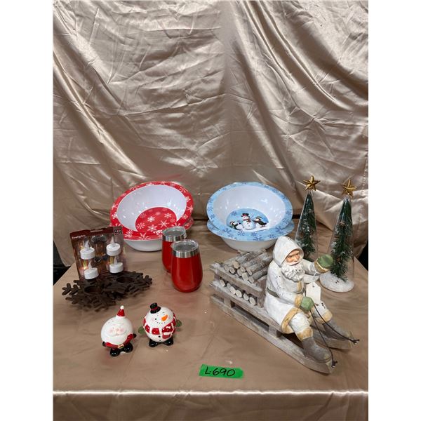 Lot of Christmas home décor items and decorations