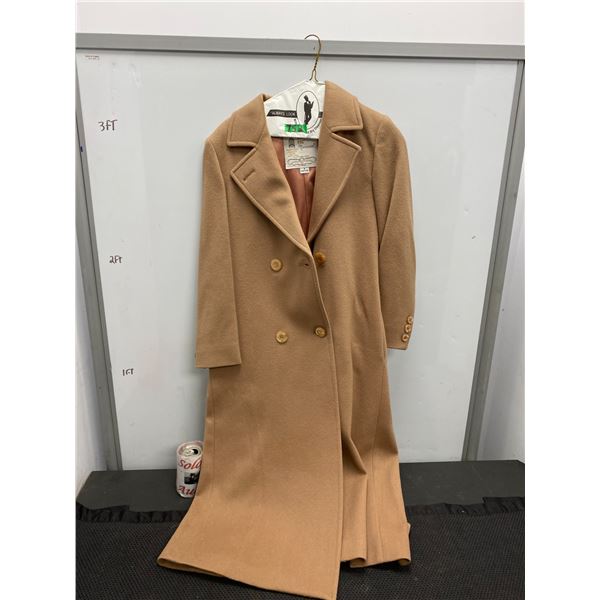 Ladies winter jacket size 6 Petite