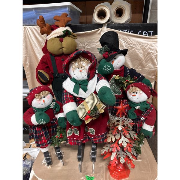 Lot of Christmas home décor items/Decorations/Gifts
