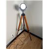 Image 1 : Modern Industrial Floor Lamp