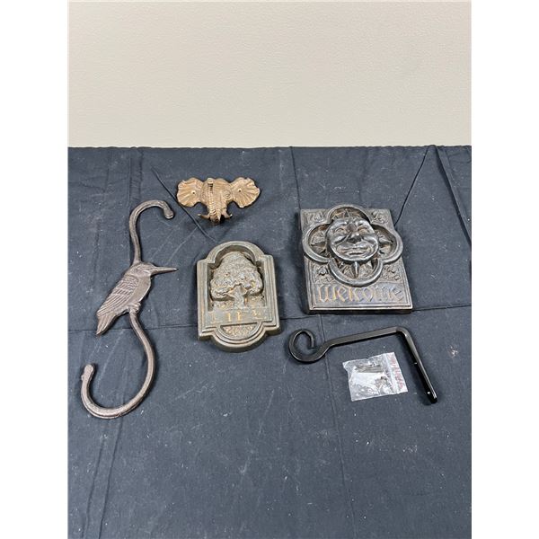 Cast Metal Hangers & Plaques