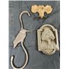 Image 3 : Cast Metal Hangers & Plaques
