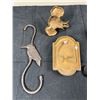 Image 4 : Cast Metal Hangers & Plaques