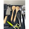 Image 6 : Assorted Kitchen Utensils
