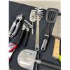 Image 7 : Assorted Kitchen Utensils