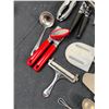Image 8 : Assorted Kitchen Utensils