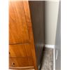Image 6 : Modern Armoire